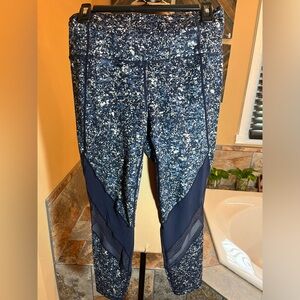 Athleta Navy Blue Sandstone Salutation Mesh 7/8 Leggings Medium Worn Once